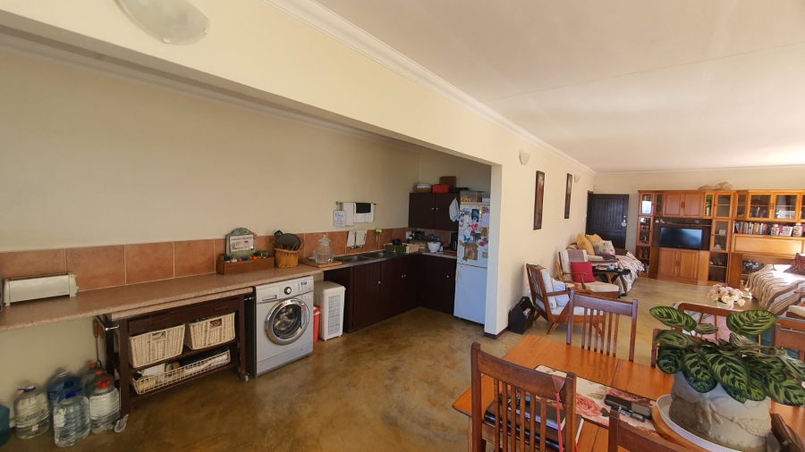 6 Bedroom Property for Sale in Ivy Beach KwaZulu-Natal