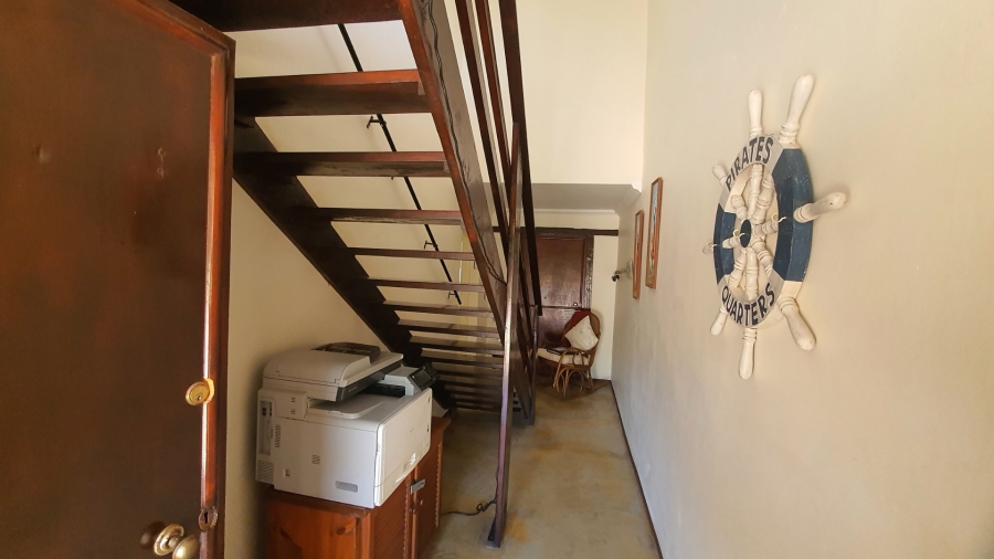 6 Bedroom Property for Sale in Ivy Beach KwaZulu-Natal