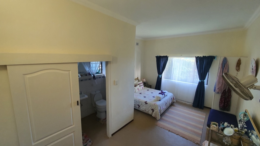 6 Bedroom Property for Sale in Ivy Beach KwaZulu-Natal
