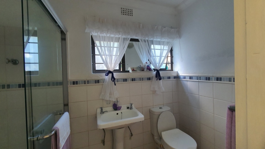 6 Bedroom Property for Sale in Ivy Beach KwaZulu-Natal