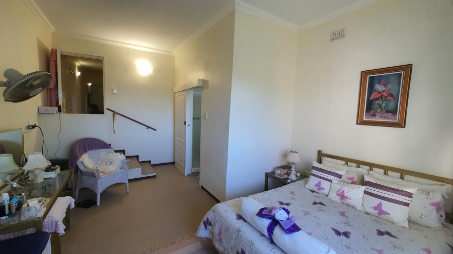 6 Bedroom Property for Sale in Ivy Beach KwaZulu-Natal