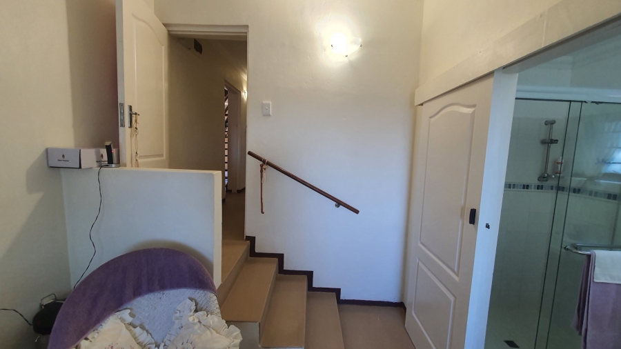 6 Bedroom Property for Sale in Ivy Beach KwaZulu-Natal