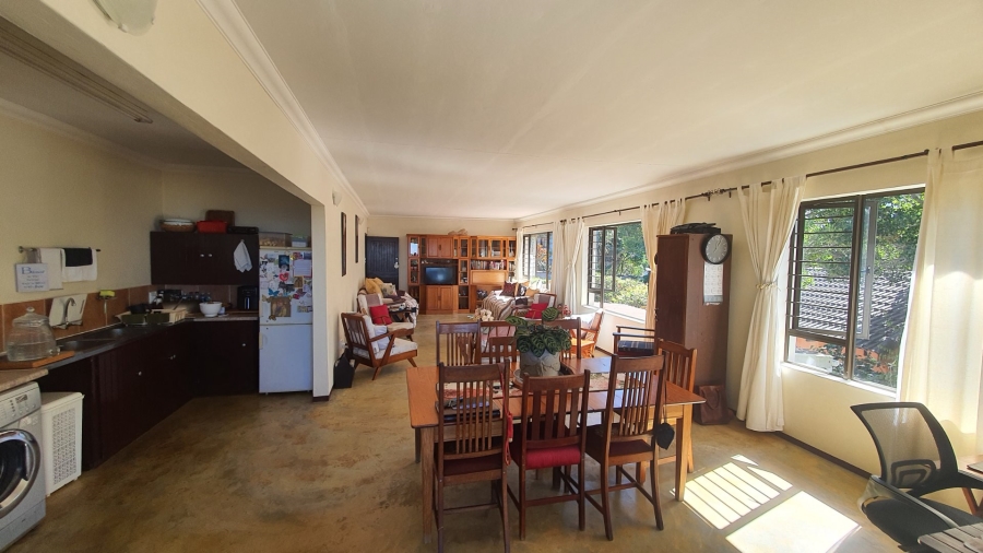 6 Bedroom Property for Sale in Ivy Beach KwaZulu-Natal