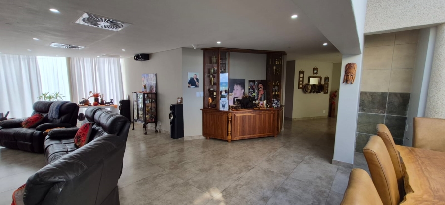 6 Bedroom Property for Sale in Pumula KwaZulu-Natal