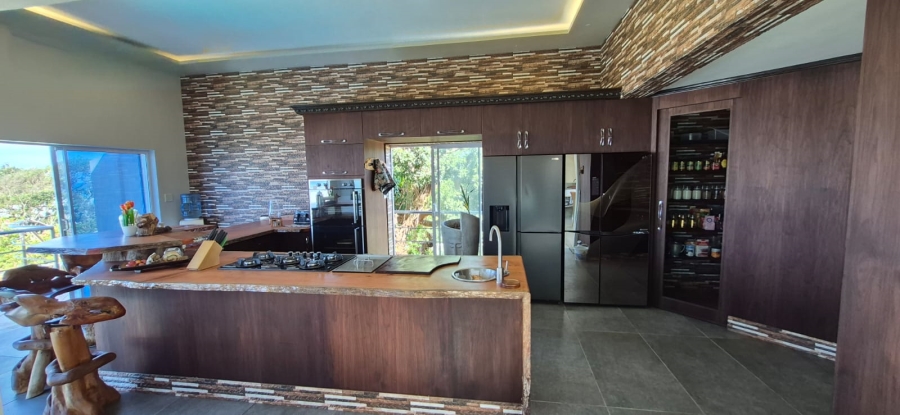 6 Bedroom Property for Sale in Pumula KwaZulu-Natal