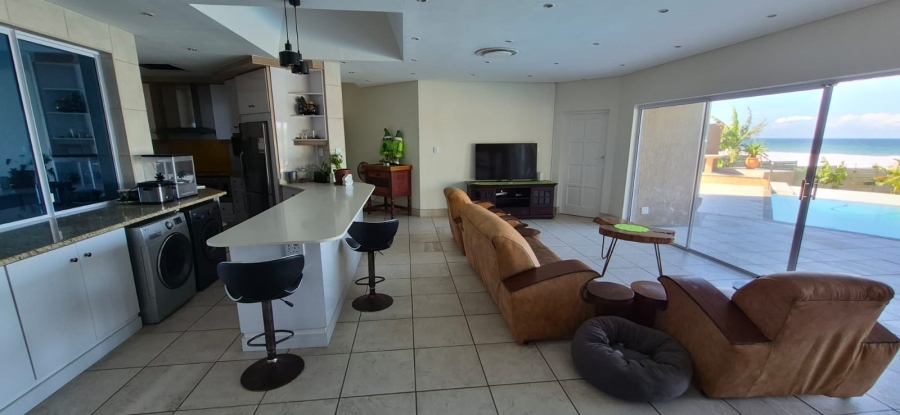 6 Bedroom Property for Sale in Pumula KwaZulu-Natal