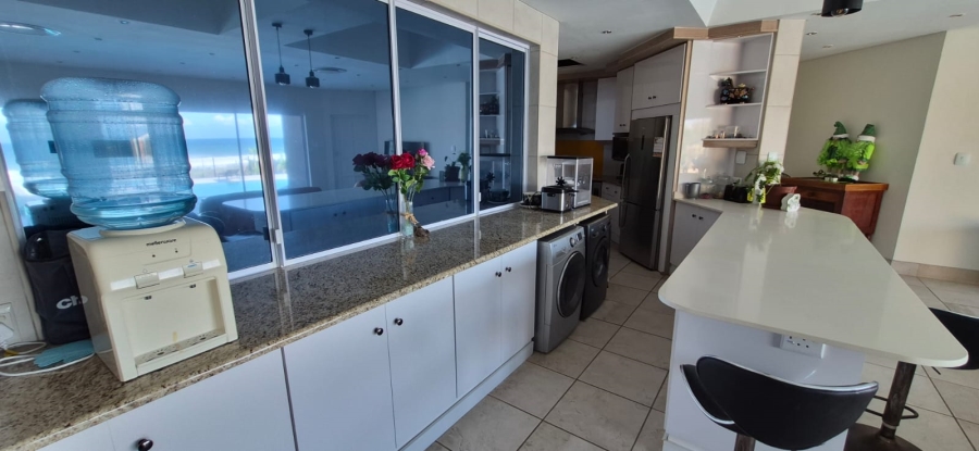 6 Bedroom Property for Sale in Pumula KwaZulu-Natal