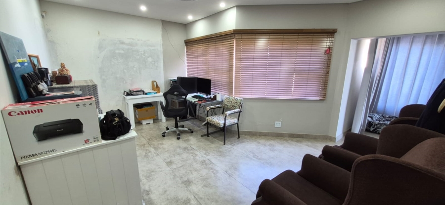 6 Bedroom Property for Sale in Pumula KwaZulu-Natal