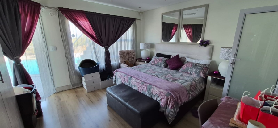 6 Bedroom Property for Sale in Pumula KwaZulu-Natal