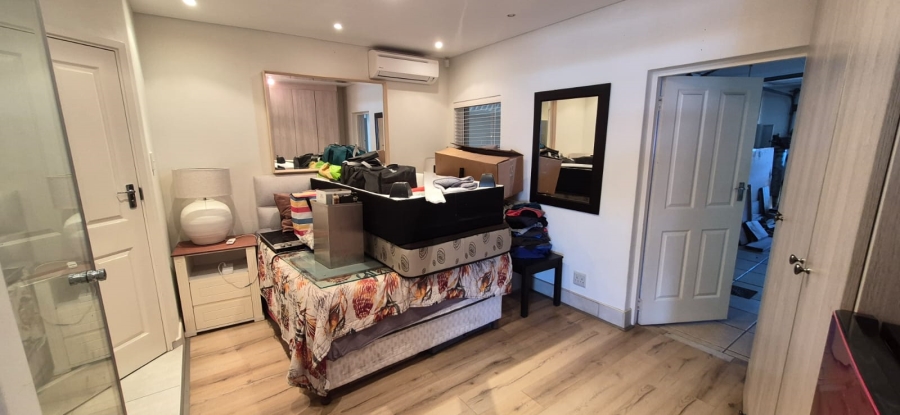 6 Bedroom Property for Sale in Pumula KwaZulu-Natal