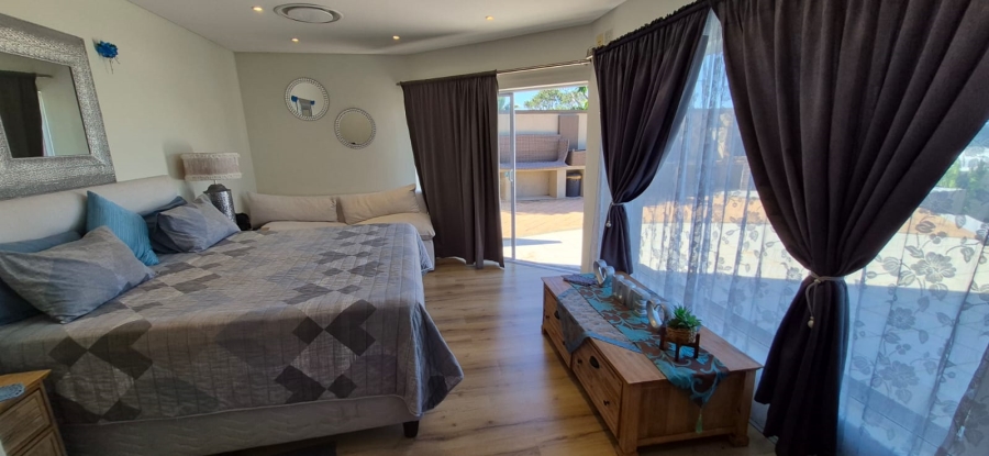 6 Bedroom Property for Sale in Pumula KwaZulu-Natal