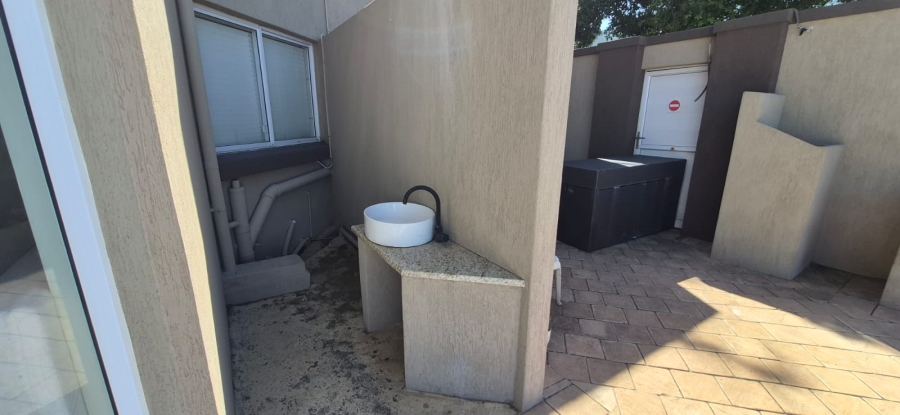 6 Bedroom Property for Sale in Pumula KwaZulu-Natal