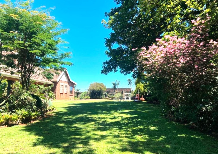 5 Bedroom Property for Sale in Bothas Hill KwaZulu-Natal