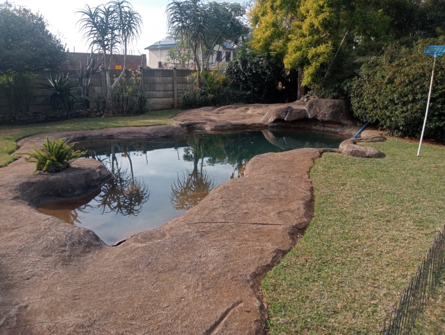 To Let 5 Bedroom Property for Rent in Bothas Hill KwaZulu-Natal