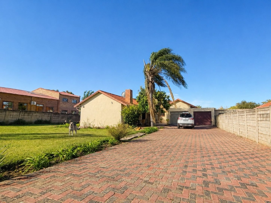 3 Bedroom Property for Sale in Amajuba Park KwaZulu-Natal