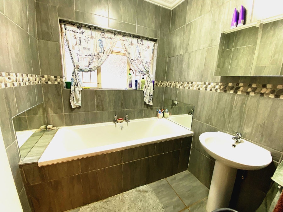 4 Bedroom Property for Sale in Vryheid KwaZulu-Natal