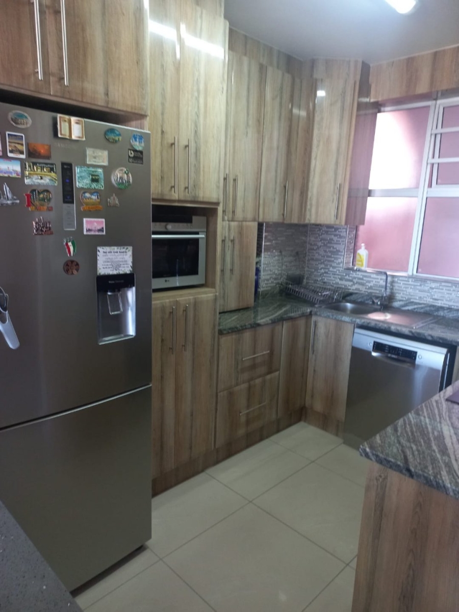 2 Bedroom Property for Sale in Durban Central KwaZulu-Natal