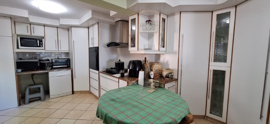 5 Bedroom Property for Sale in Southport KwaZulu-Natal