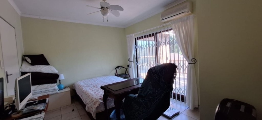 5 Bedroom Property for Sale in Southport KwaZulu-Natal