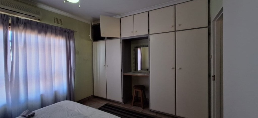 5 Bedroom Property for Sale in Southport KwaZulu-Natal