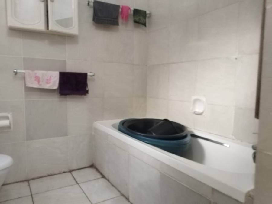 To Let 1 Bedroom Property for Rent in Umbilo KwaZulu-Natal