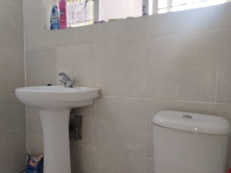 To Let 1 Bedroom Property for Rent in Umbilo KwaZulu-Natal