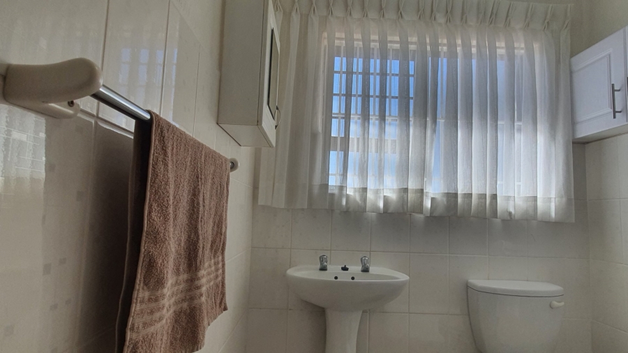 6 Bedroom Property for Sale in Shelly Beach KwaZulu-Natal