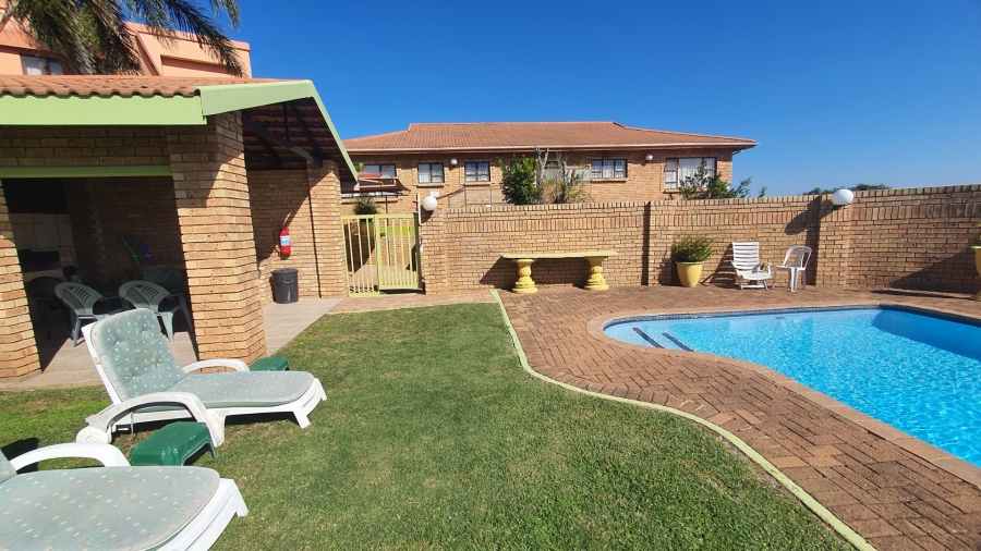 6 Bedroom Property for Sale in Shelly Beach KwaZulu-Natal