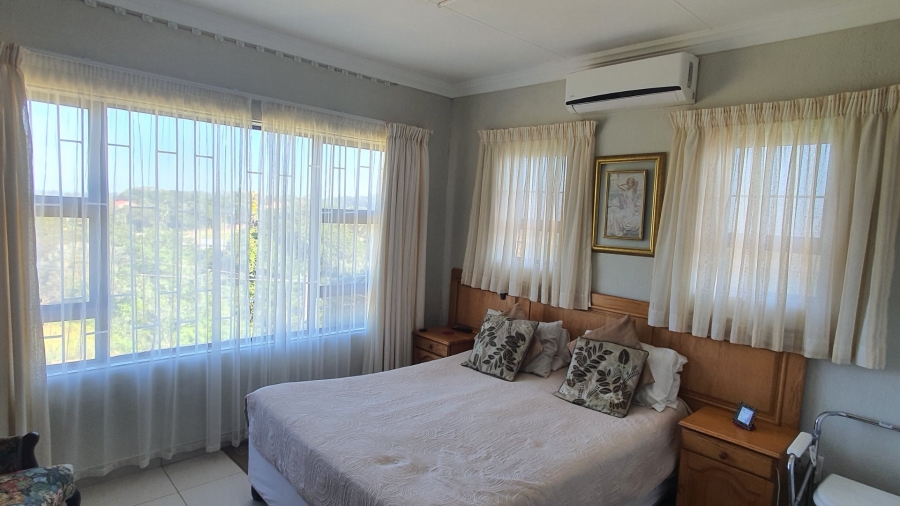 6 Bedroom Property for Sale in Shelly Beach KwaZulu-Natal