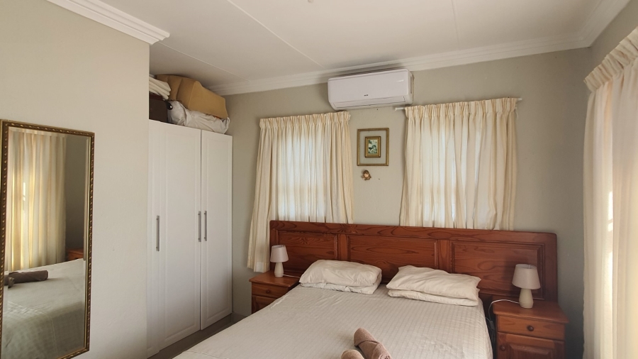 6 Bedroom Property for Sale in Shelly Beach KwaZulu-Natal