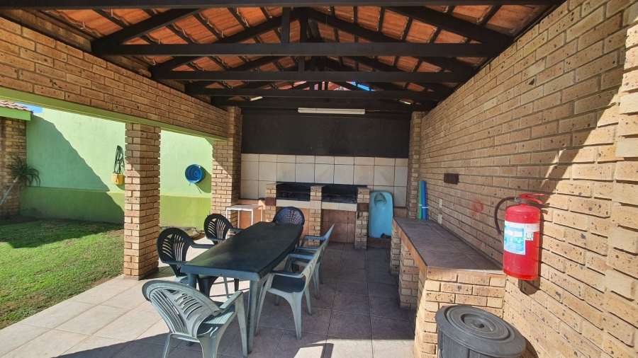6 Bedroom Property for Sale in Shelly Beach KwaZulu-Natal