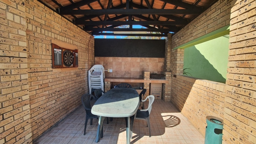 6 Bedroom Property for Sale in Shelly Beach KwaZulu-Natal