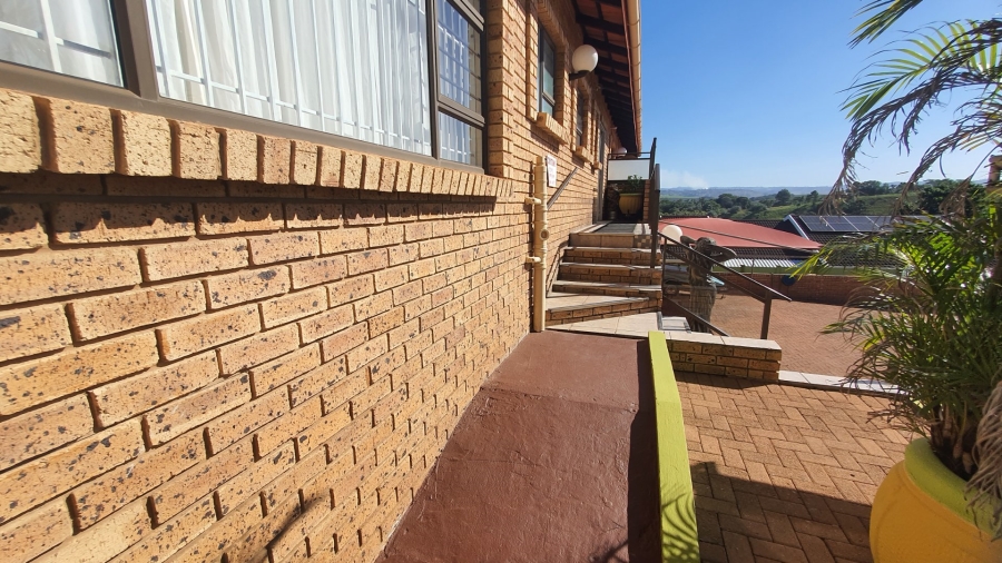 6 Bedroom Property for Sale in Shelly Beach KwaZulu-Natal