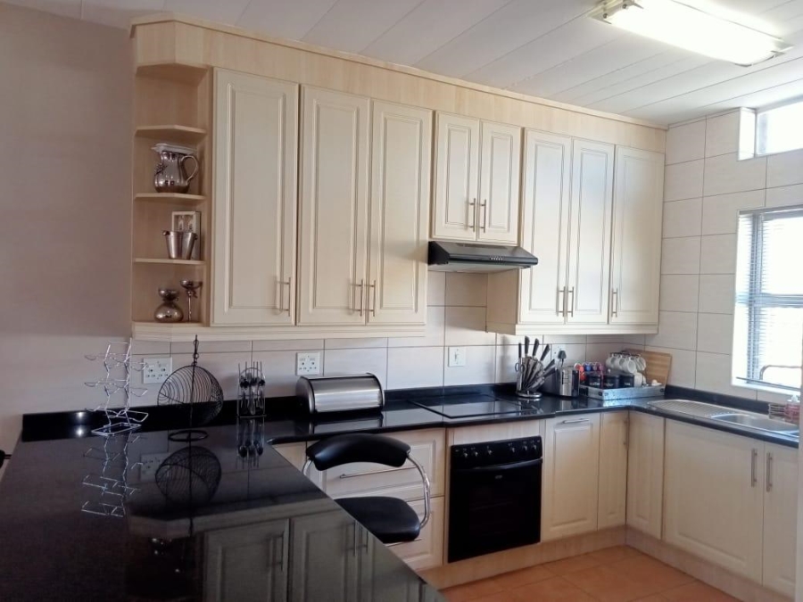 2 Bedroom Property for Sale in Huttenheights KwaZulu-Natal