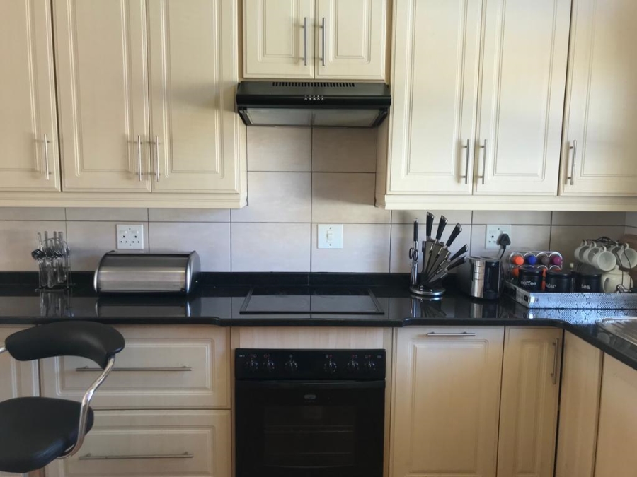 2 Bedroom Property for Sale in Huttenheights KwaZulu-Natal