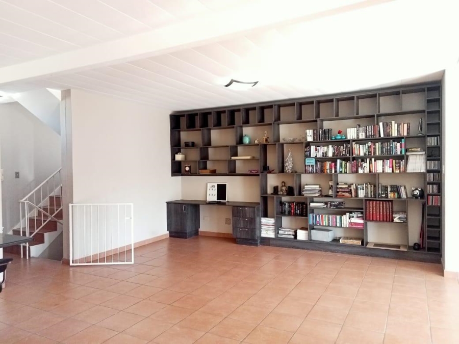 2 Bedroom Property for Sale in Huttenheights KwaZulu-Natal