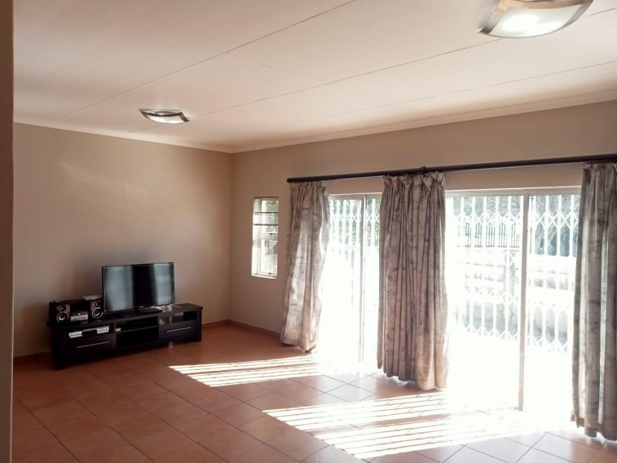 2 Bedroom Property for Sale in Huttenheights KwaZulu-Natal