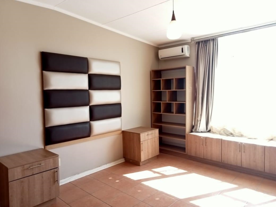 2 Bedroom Property for Sale in Huttenheights KwaZulu-Natal
