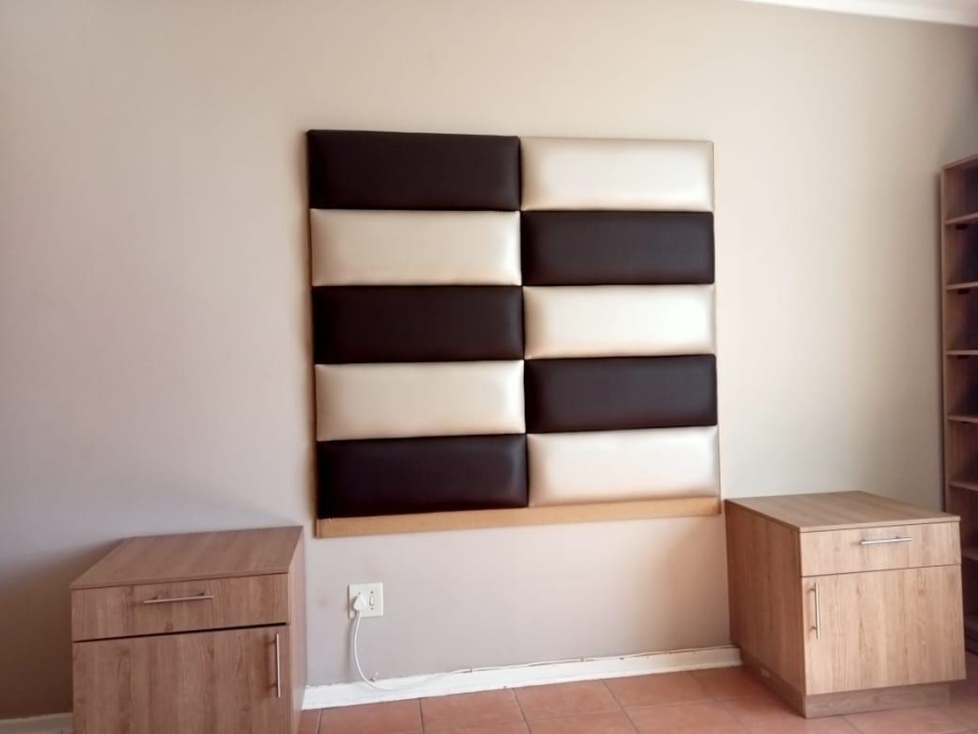 2 Bedroom Property for Sale in Huttenheights KwaZulu-Natal