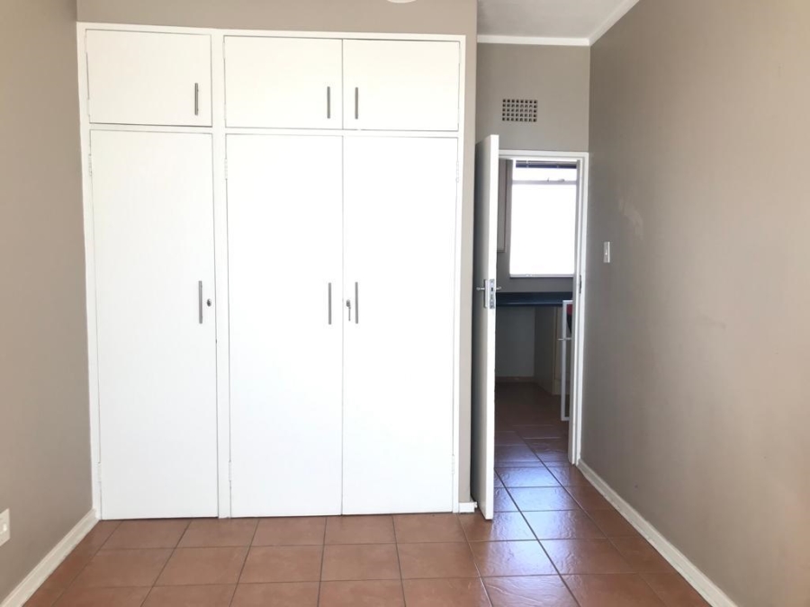 2 Bedroom Property for Sale in Huttenheights KwaZulu-Natal