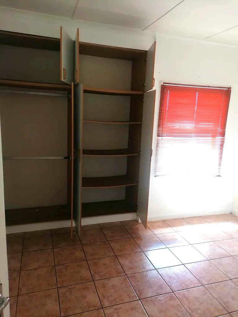 To Let 3 Bedroom Property for Rent in Westgate KwaZulu-Natal