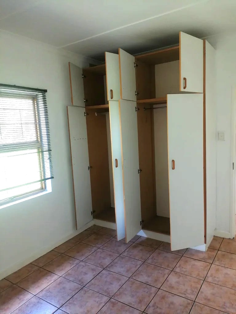 To Let 3 Bedroom Property for Rent in Westgate KwaZulu-Natal