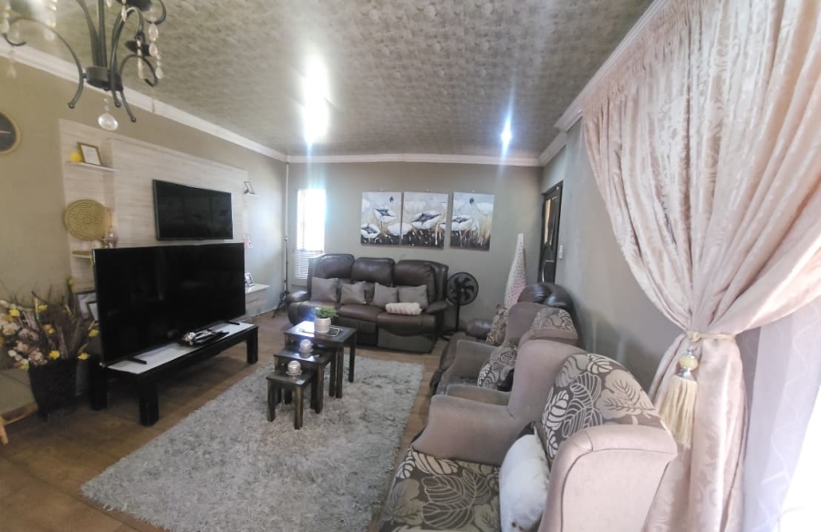 3 Bedroom Property for Sale in Amajuba Park KwaZulu-Natal