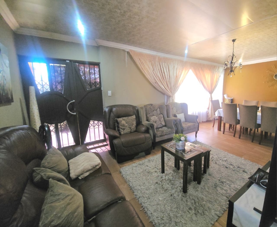 3 Bedroom Property for Sale in Amajuba Park KwaZulu-Natal