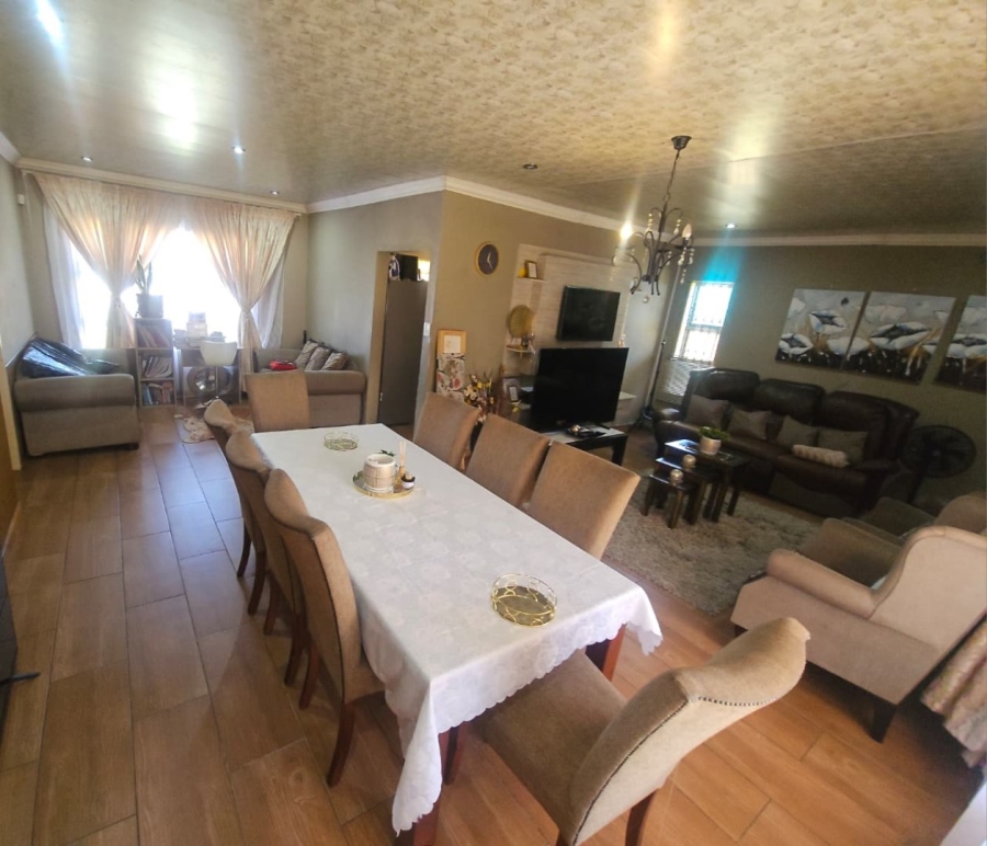 3 Bedroom Property for Sale in Amajuba Park KwaZulu-Natal