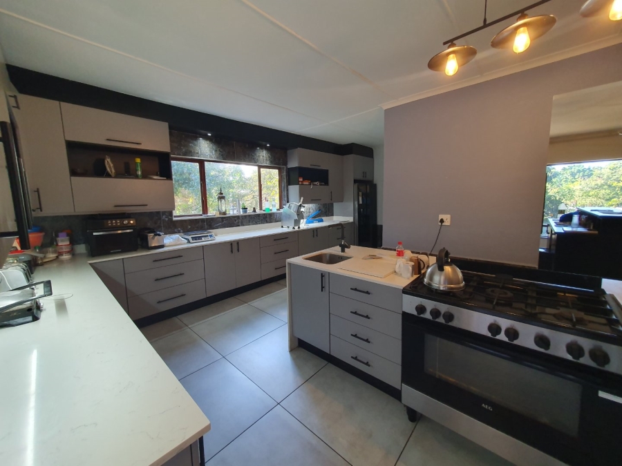 5 Bedroom Property for Sale in Southbroom KwaZulu-Natal