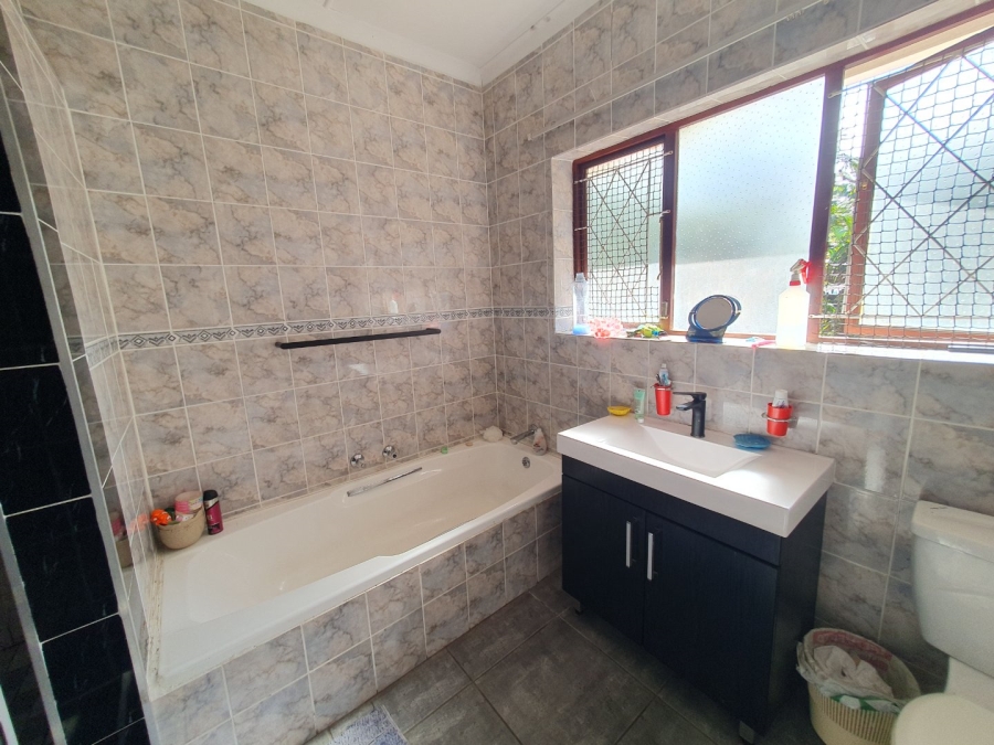 5 Bedroom Property for Sale in Southbroom KwaZulu-Natal