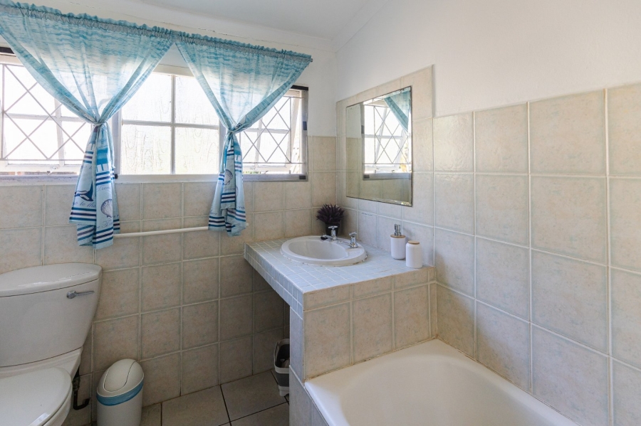 3 Bedroom Property for Sale in Umtentweni KwaZulu-Natal