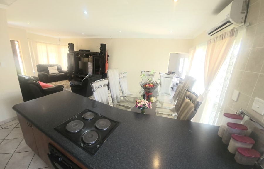 3 Bedroom Property for Sale in Huttenheights KwaZulu-Natal