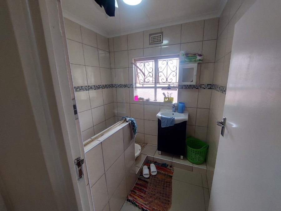 To Let 2 Bedroom Property for Rent in Essenwood KwaZulu-Natal